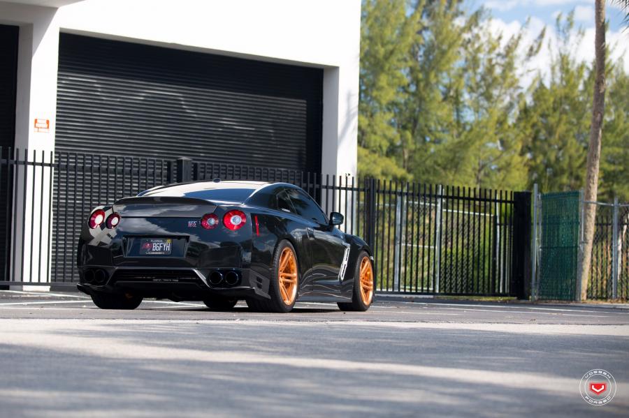  Nissan GT-R on Vossen Wheels (CG-202) 2017 года  (фото 39 из 51)